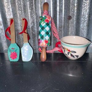The Pioneer Woman Utensils & Batter Bowl Ornaments